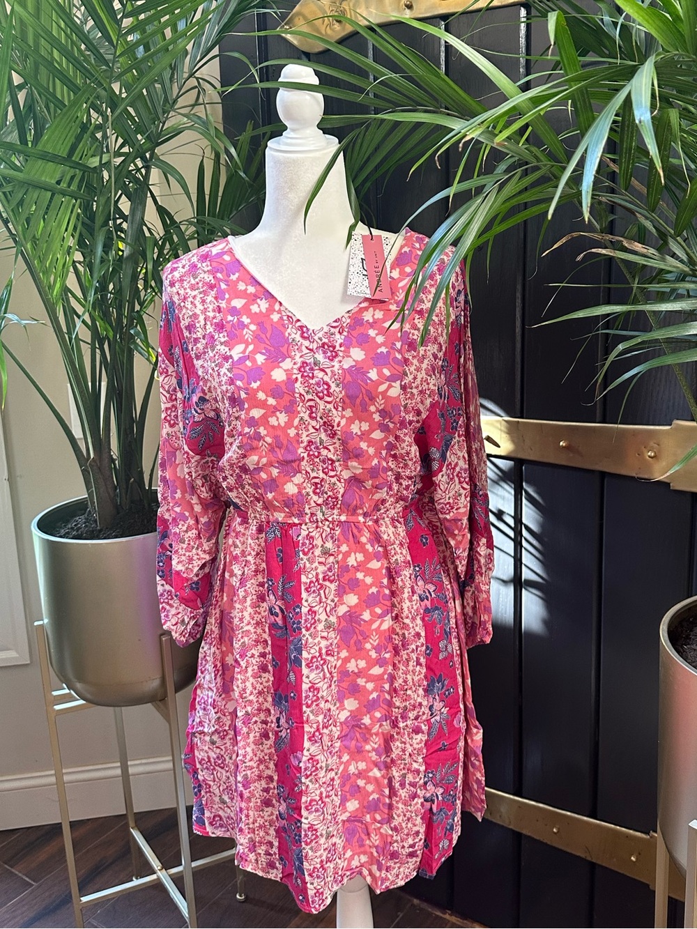 NWT ANDREE BY UNIT Floral V-Neck Pink Boho Summer Short Dress batwing stretch Lg